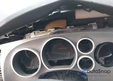 2011 Toyota Tundra Grade 5.7L V8 z USA, uszkodzony, nr VIN 5TFDY5F10BX182879